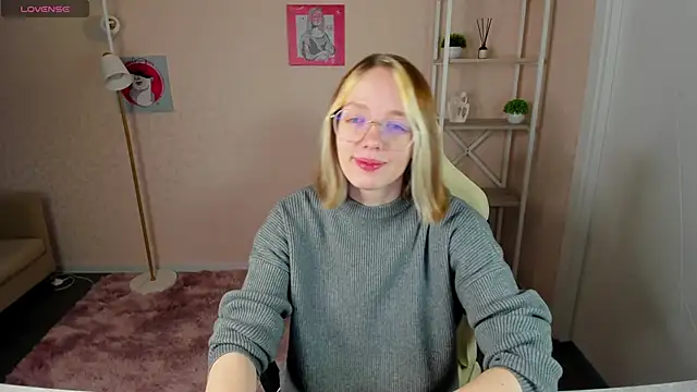 Snapshot of R0cket_bunny chatting on October 2025 01:03:02 AM R0cket bunny online show from October 2025 01:03:02 AM