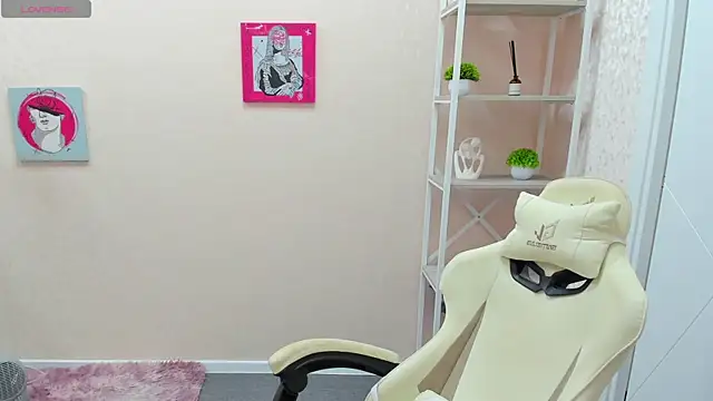 Snapshot of R0cket_bunny chatting on October 2025 01:06:01 AM R0cket bunny online show from October 2025 01:06:01 AM