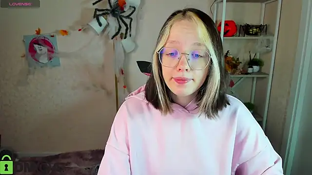 Snapshot of R0cket_bunny chatting on November 2025 01:17:01 AM R0cket bunny online show from November 2025 01:17:01 AM