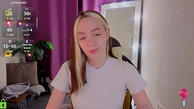 Snapshot of R0cket_bunny chatting on June 2026 12:59:02 AM R0cket bunny online show from June 2026 12:59:02 AM