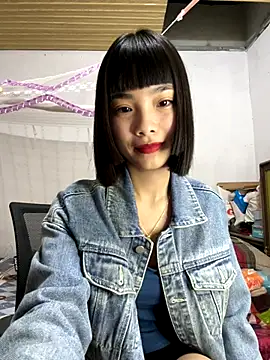 Snapshot of andymi1 chatting on October 2025 03:04:01 AM andymi1 online show from October 2025 03:04:01 AM