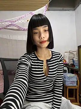 Snapshot of andymi1 chatting on October 2025 02:08:01 PM andymi1 online show from October 2025 02:08:01 PM