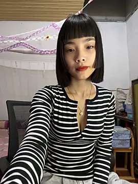 Snapshot of andymi1 chatting on October 2025 02:14:02 AM andymi1 online show from October 2025 02:14:02 AM