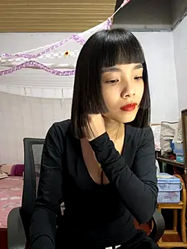 Snapshot of andymi1 chatting on October 2025 02:45:02 AM andymi1 online show from October 2025 02:45:02 AM