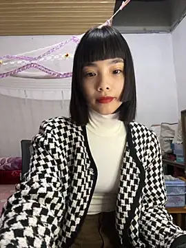 Snapshot of andymi1 chatting on October 2025 02:52:01 AM andymi1 online show from October 2025 02:52:01 AM