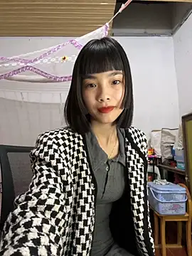 Snapshot of andymi1 chatting on October 2025 02:39:02 AM andymi1 online show from October 2025 02:39:02 AM