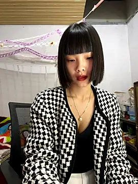 Snapshot of andymi1 chatting on November 2025 02:11:02 AM andymi1 online show from November 2025 02:11:02 AM