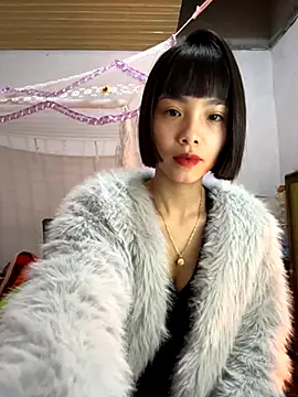 Snapshot of andymi1 chatting on November 2025 02:43:02 AM andymi1 online show from November 2025 02:43:02 AM