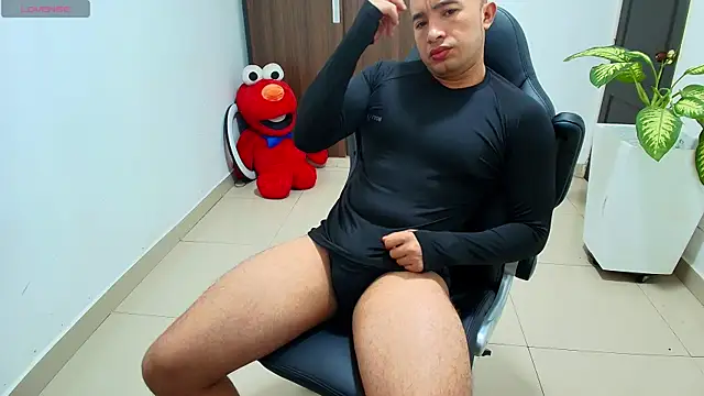 Snapshot of sebastian_oconnor77 chatting on September 2025 12:43:01 PM sebastian oconnor77 online show from September 2025 12:43:01 PM