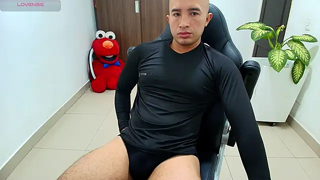 Snapshot of sebastian_oconnor77 chatting on October 2025 12:47:01 PM sebastian oconnor77 online show from October 2025 12:47:01 PM