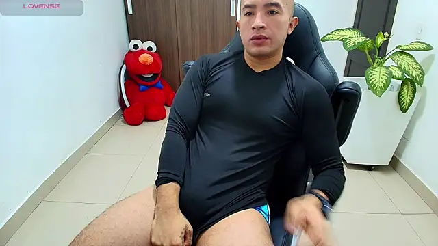 Snapshot of sebastian_oconnor77 chatting on October 2025 12:37:02 PM sebastian oconnor77 online show from October 2025 12:37:02 PM