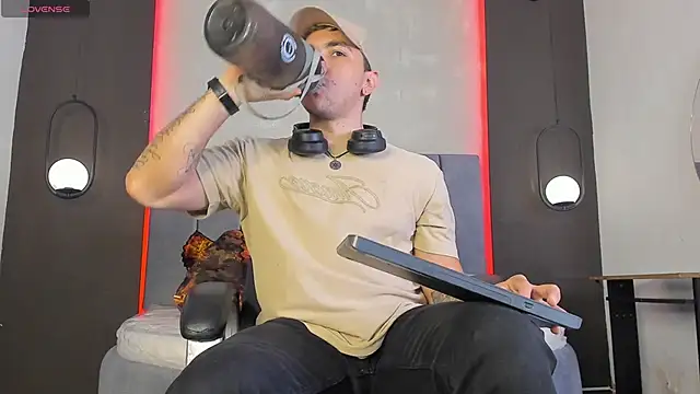 Liam walk  online show from February 2026 07:07:01 PM