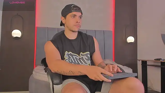 Snapshot of Liam_walk_ chatting on March 2026 09:07:01 PM Liam walk online show from March 2026 09:07:01 PM