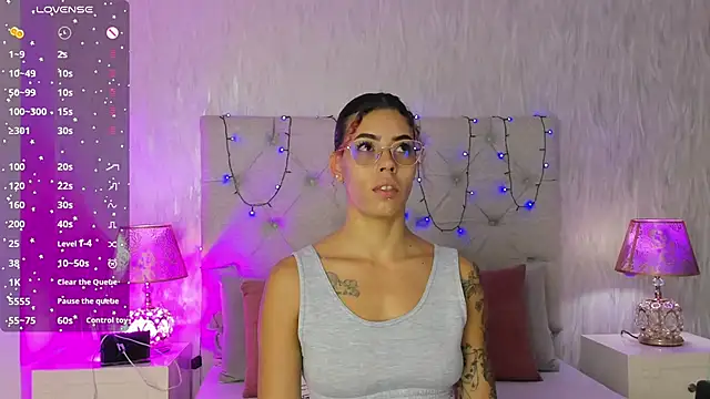 Pamelamiler   online show from November 2025 01:12:02 PM