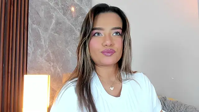 Snapshot of Emma_hunter_ chatting on October 2025 03:58:02 AM Emma hunter online show from October 2025 03:58:02 AM