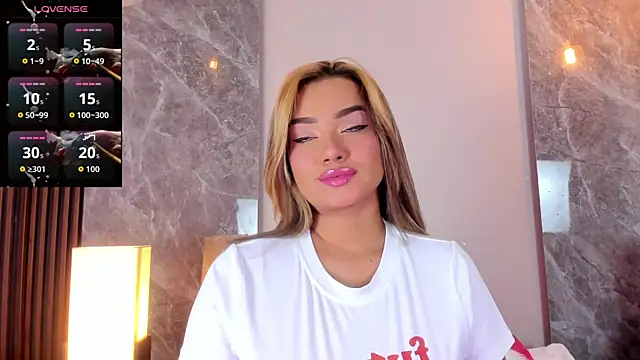 Snapshot of Emma_hunter_ chatting on December 2025 04:20:02 AM Emma hunter online show from December 2025 04:20:02 AM