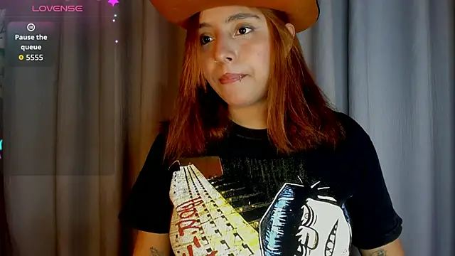 Snapshot of artemish__ chatting on October 2025 03:37:02 AM artemish online show from October 2025 03:37:02 AM