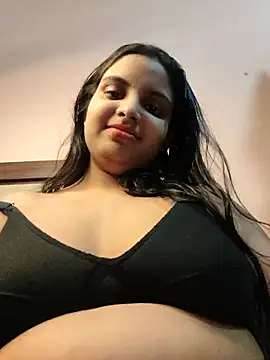 Snapshot of Maahhii_2 chatting on April 2026 07:45:02 PM Maahhii 2 online show from April 2026 07:45:02 PM