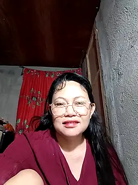 Everleigh mom online show from November 2025 07:52:02 PM