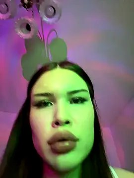 Snapshot of misssurprizisss chatting on November 2025 01:12:02 PM misssurprizisss online show from November 2025 01:12:02 PM