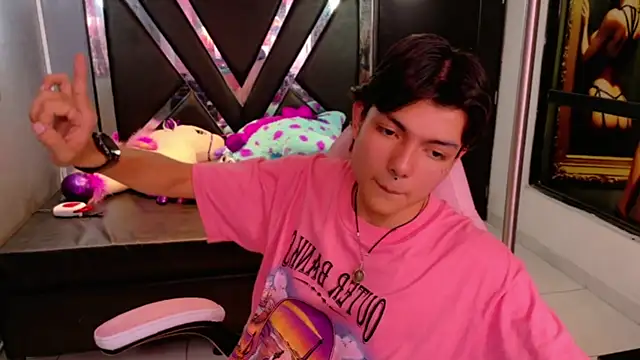 Snapshot of alandelrey57 chatting on September 2025 03:39:01 AM alandelrey57 online show from September 2025 03:39:01 AM