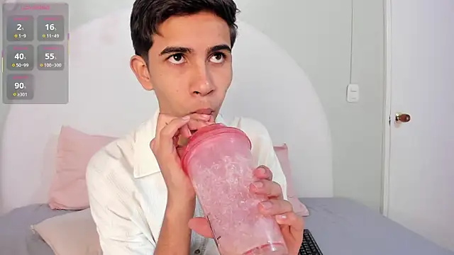 Snapshot of JoshuaSanzz chatting on October 2025 03:40:01 AM JoshuaSanzz online show from October 2025 03:40:01 AM