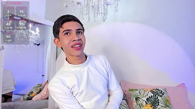 Snapshot of JoshuaSanzz chatting on November 2025 03:41:01 AM JoshuaSanzz online show from November 2025 03:41:01 AM