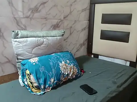 Lsnickykhanyile online show from December 2025 08:13:02 PM