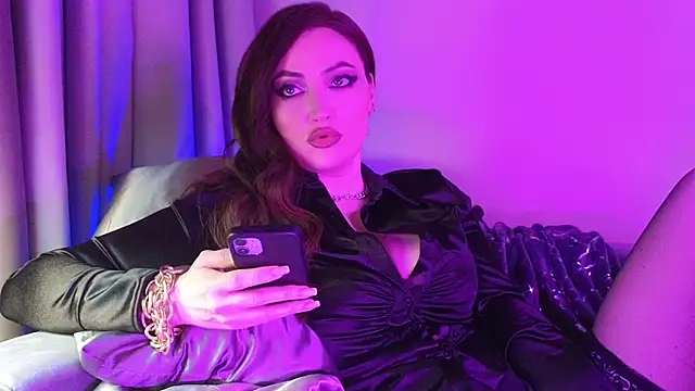 Snapshot of AliceJameson chatting on November 2025 08:41:01 PM AliceJameson online show from November 2025 08:41:01 PM