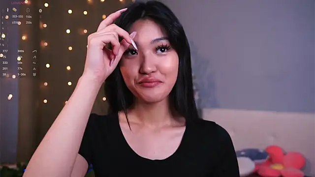 Snapshot of FancyEsten chatting on November 2025 08:18:01 AM FancyEsten online show from November 2025 08:18:01 AM