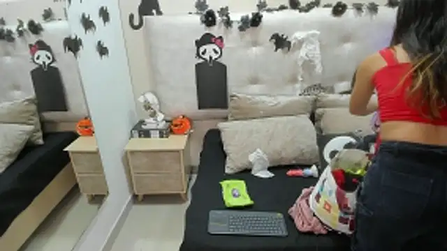 AbbyBeck online show from October 2025 11:44:02 AM