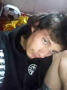 Snapshot of alexandercruz chatting on December 2025 06:50:01 AM alexandercruz online show from December 2025 06:50:01 AM