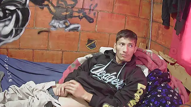 alexandercruz online show from April 2026 09:42:02 PM