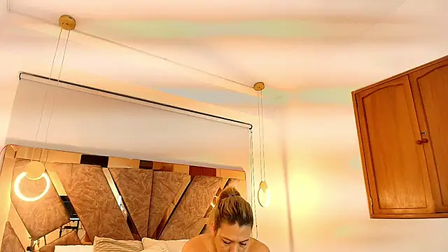 zarah andrew   online show from November 2025 12:05:02 PM