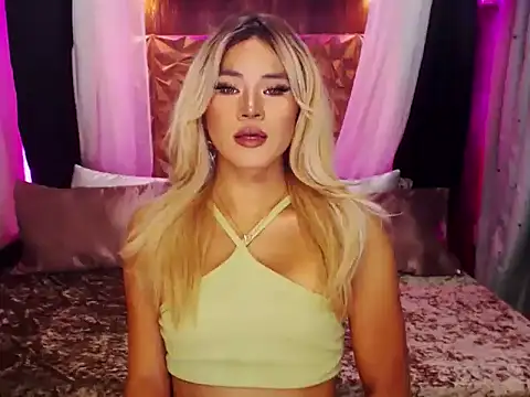 Snapshot of YllanaAltheaXxX chatting on October 2025 03:45:01 PM YllanaAltheaXxX online show from October 2025 03:45:01 PM