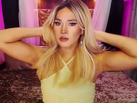 Snapshot of YllanaAltheaXxX chatting on October 2025 04:12:02 AM YllanaAltheaXxX online show from October 2025 04:12:02 AM