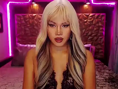 Snapshot of YllanaAltheaXxX chatting on October 2025 11:32:02 PM YllanaAltheaXxX online show from October 2025 11:32:02 PM