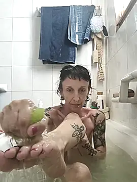 Snapshot of DEALYLITH chatting on October 2025 10:38:02 AM DEALYLITH online show from October 2025 10:38:02 AM