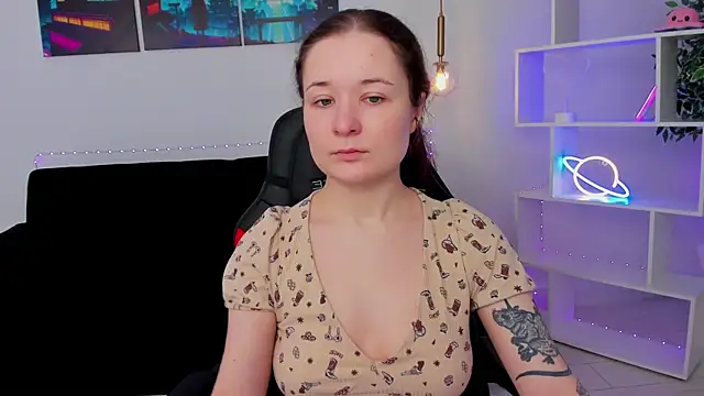 Snapshot of NancyJonson chatting on November 2025 03:28:01 AM NancyJonson online show from November 2025 03:28:01 AM