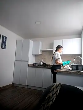 Fernandar2025 online show from April 2026 05:58:01 PM