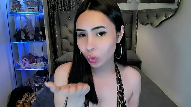 Snapshot of Claudia_empress chatting on October 2025 08:27:02 PM Claudia empress online show from October 2025 08:27:02 PM