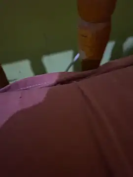 nimaboy21 online show from October 2025 04:50:01 PM