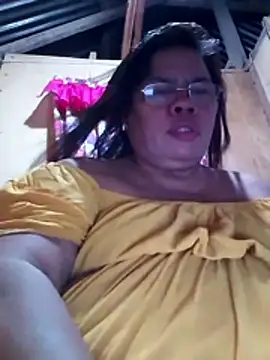 Snapshot of Huge_mama69 chatting on October 2025 09:28:01 AM Huge mama69 online show from October 2025 09:28:01 AM