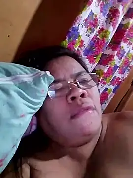 Snapshot of Huge_mama69 chatting on October 2025 09:31:01 PM Huge mama69 online show from October 2025 09:31:01 PM