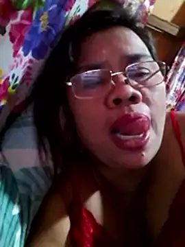 Snapshot of Huge_mama69 chatting on December 2025 02:21:01 PM Huge mama69 online show from December 2025 02:21:01 PM