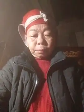 VangLe73 online show from February 2026 09:57:01 PM