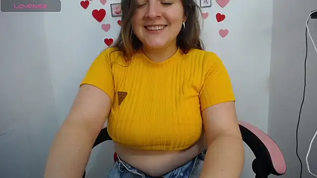 Snapshot of Pregnant_Kloe chatting on June 2026 12:44:01 AM Pregnant Kloe online show from June 2026 12:44:01 AM