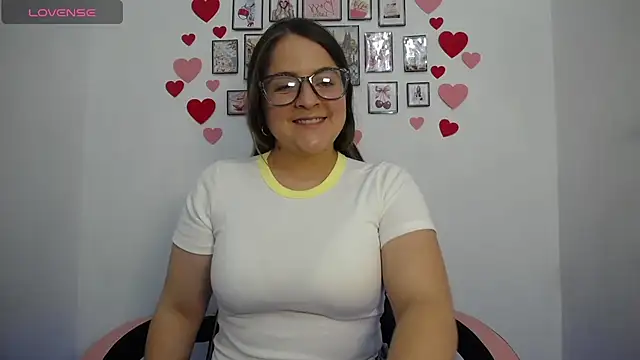 Snapshot of Pregnant_Kloe chatting on June 2026 07:35:01 PM Pregnant Kloe online show from June 2026 07:35:01 PM
