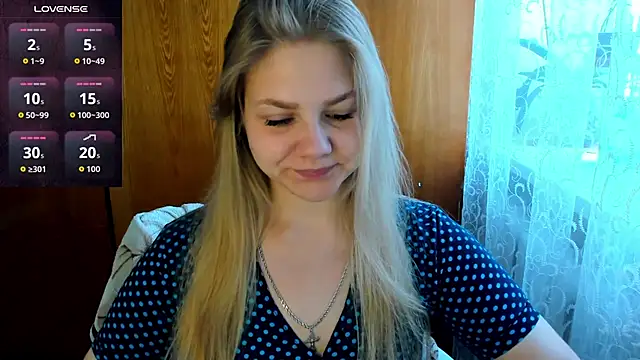 Snapshot of AlinaMors chatting on September 2025 01:35:01 PM AlinaMors online show from September 2025 01:35:01 PM