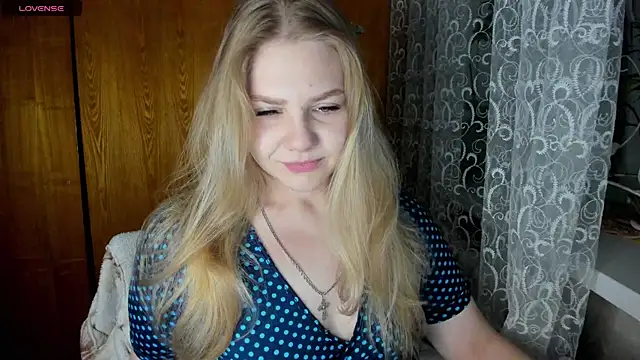 Snapshot of AlinaMors chatting on November 2025 09:26:02 PM AlinaMors online show from November 2025 09:26:02 PM